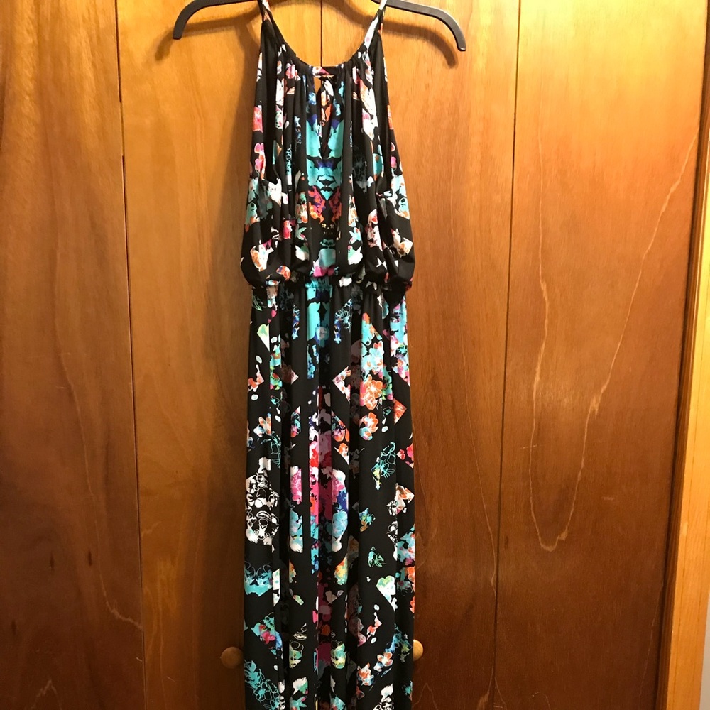 Like new. Gorgeous summer maxi dress!